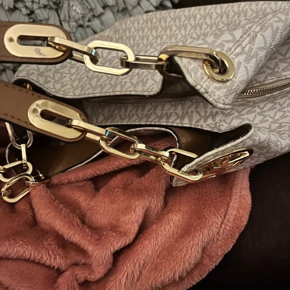 Michael Kors Cream and Brown Logo Shoulder Bag - Picture 9 of 12